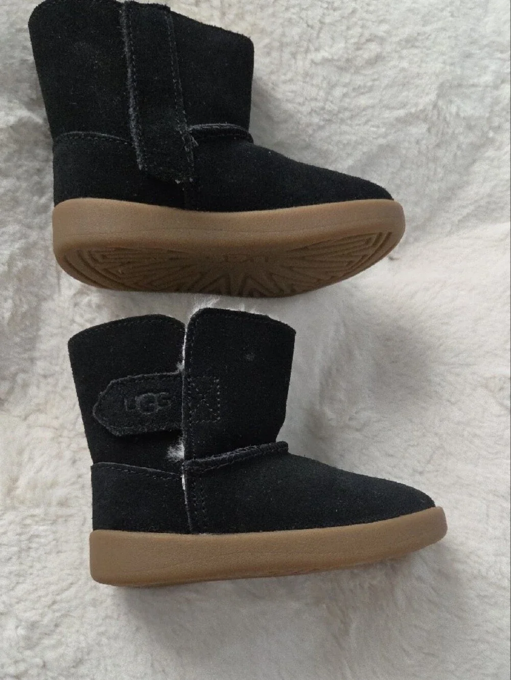 UGG Infant/Toddler Size 4  Black Suede Fleece-Lined Boots with Tan Soles